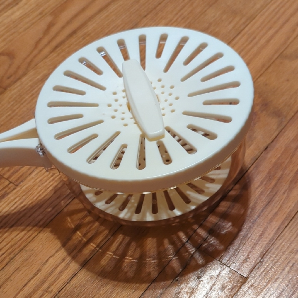 Cream Handheld Grater